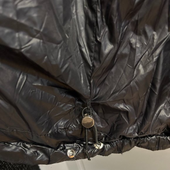 Shiny Black Puffer with Hood - Picture 5 of 12
